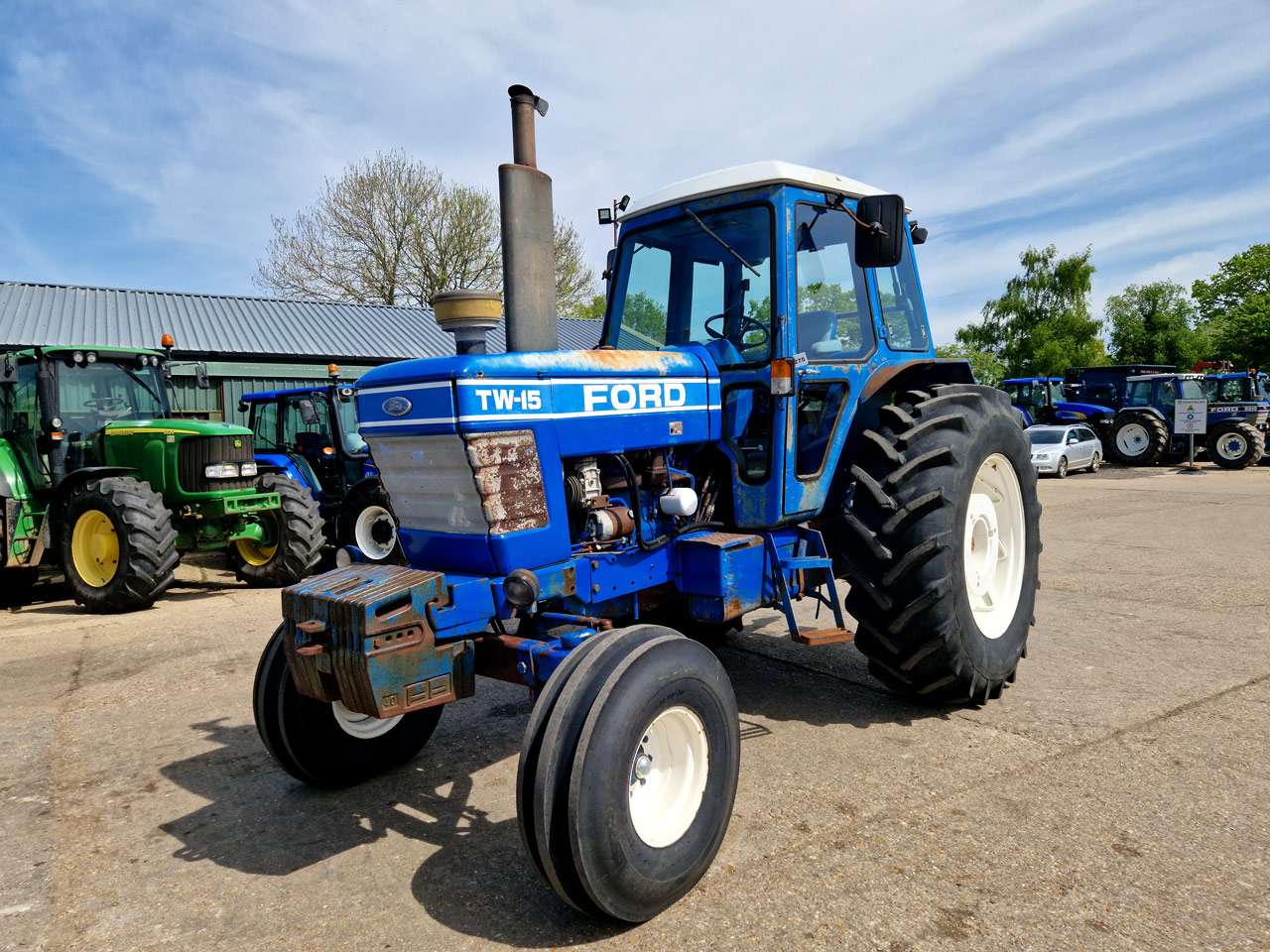 1983 Ford TW 15 2WD Tractor