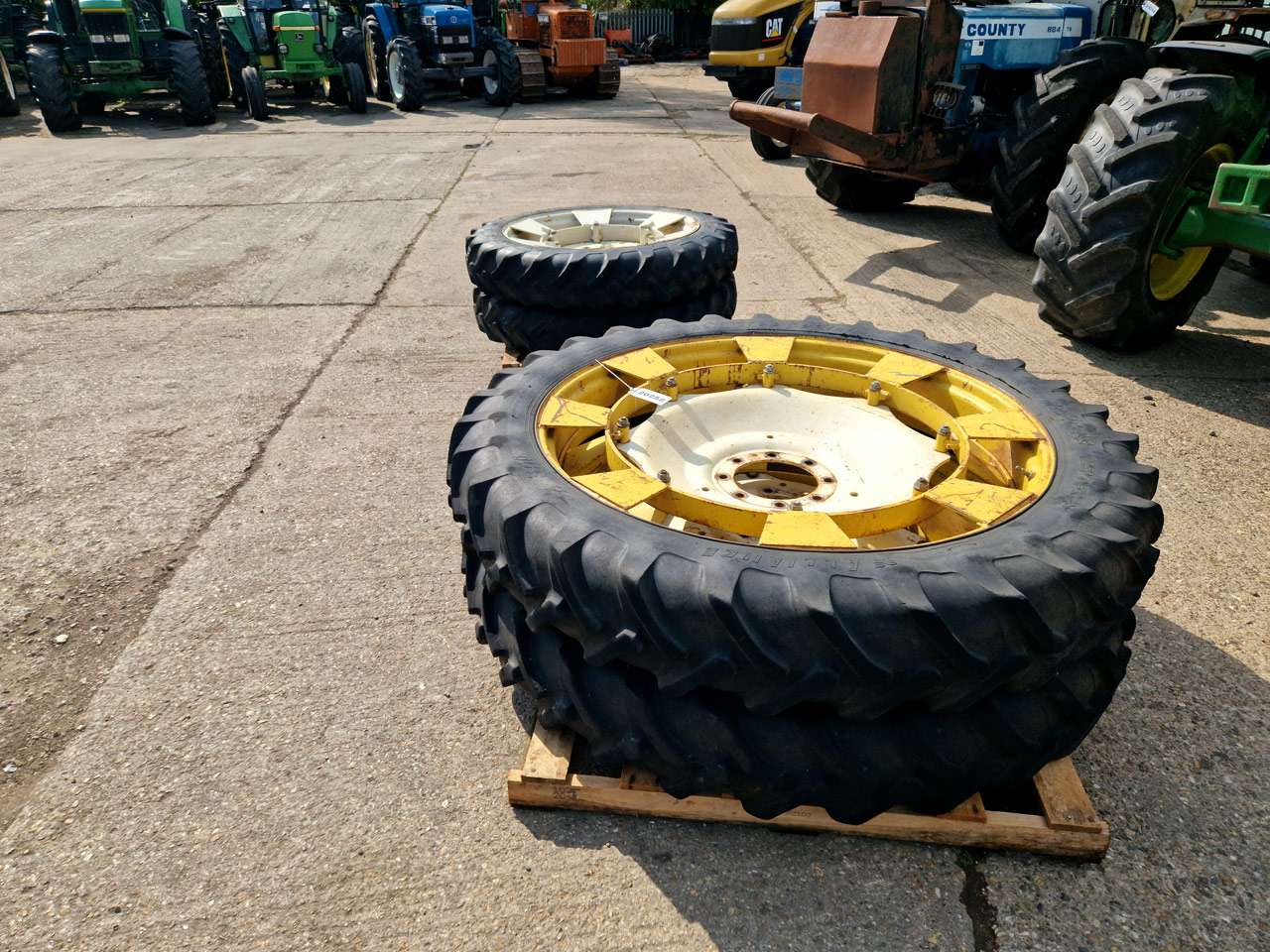 9.5 R36 & 11.2 R48 Rowcrop wheels