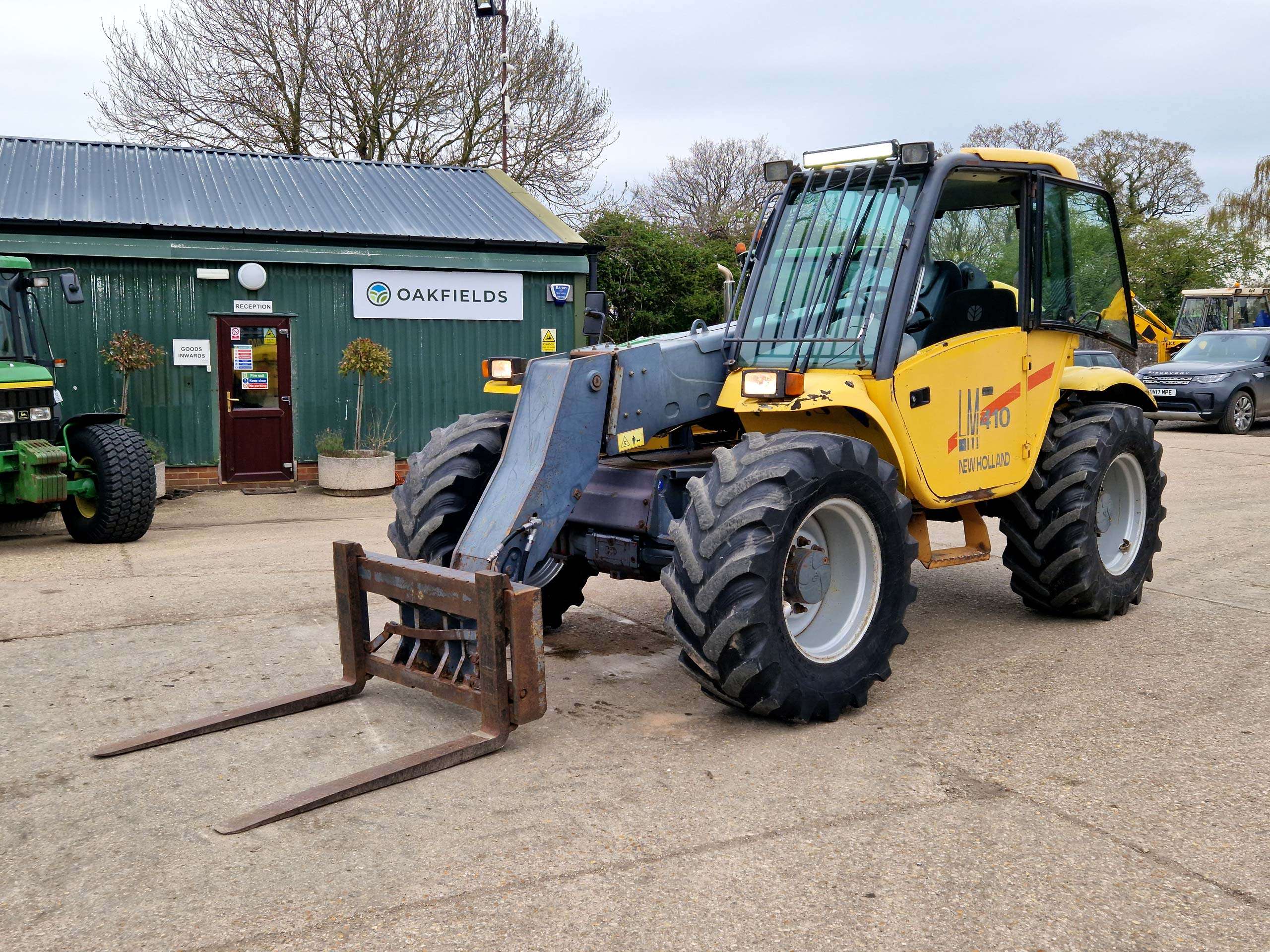 2002 New Holland LM410 4WD Telescopic forklift