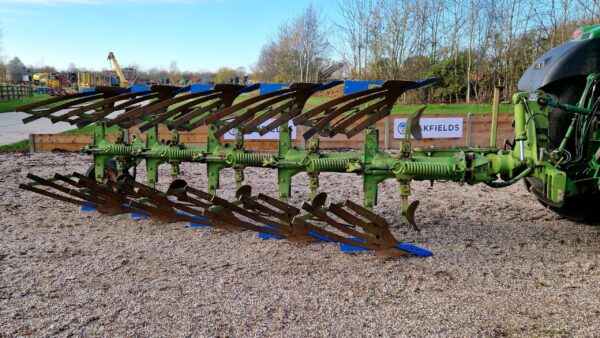 2010 Dowdeswell 105 MR 5 Furrow Auto-Reset Plough