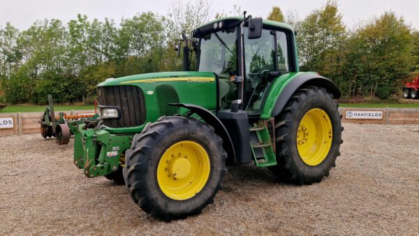 2005 John Deere 6920 4WD Tractor