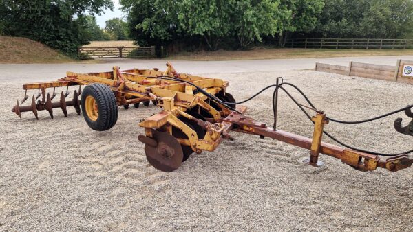 1984 Simba MK2 3m Trailed Offset Disc Harrows