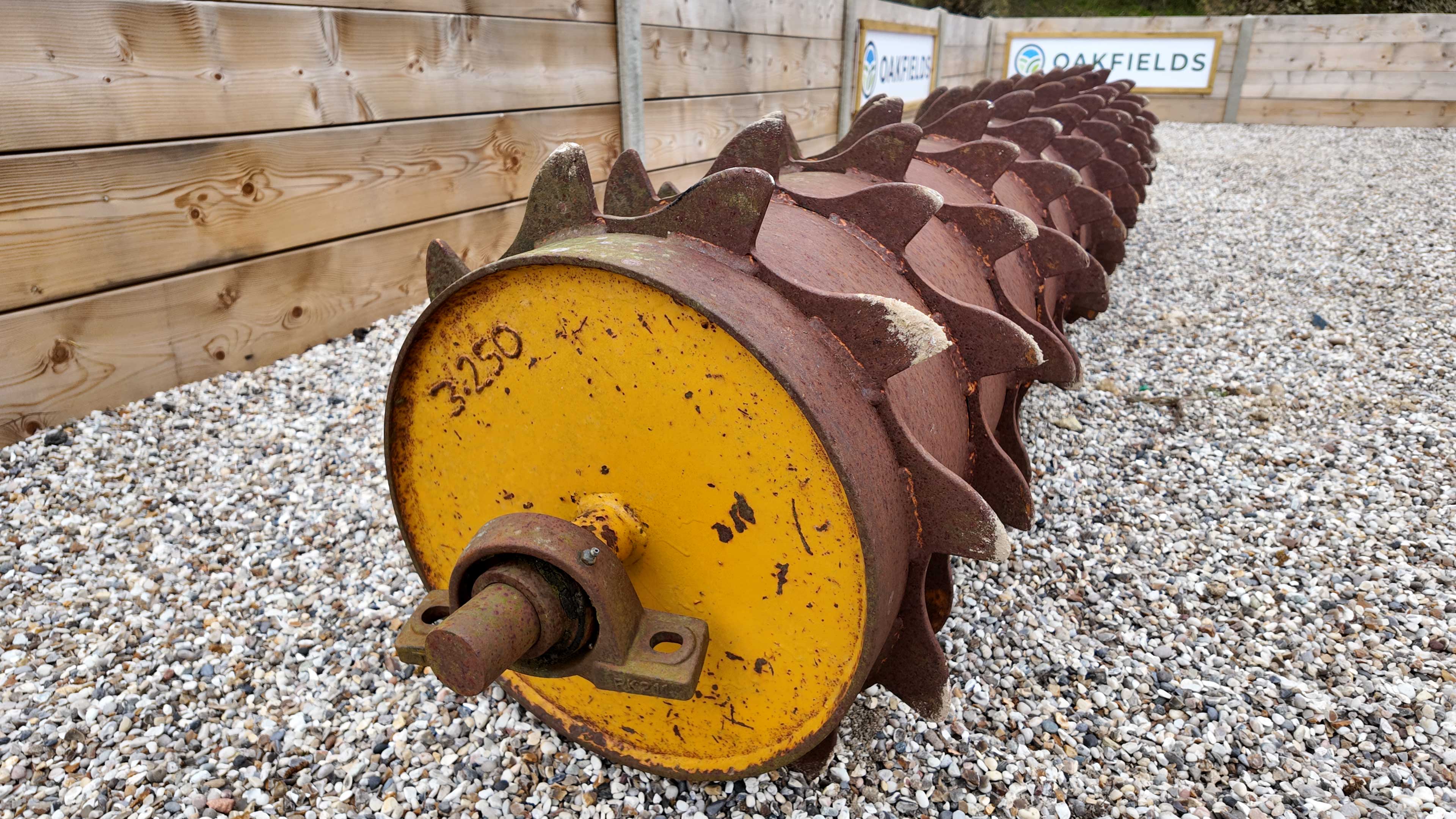 Cousins 3.25m Toothed Packer Roller, Used Agricultural Machinery ...