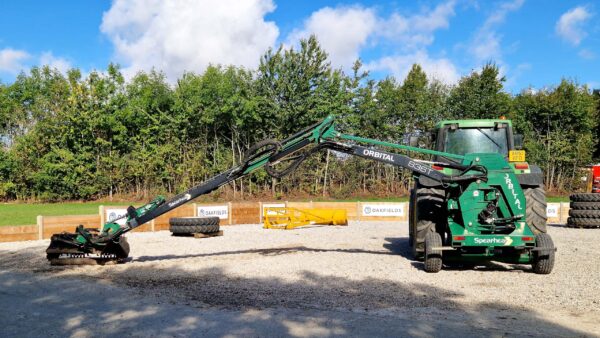 2014 Spearhead Orbital 836T hedge cutter