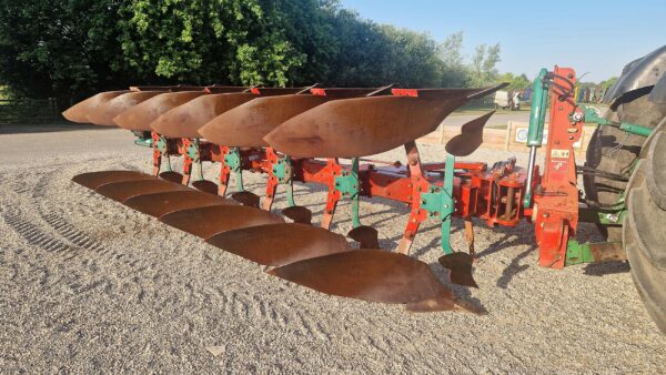 Kverneland LB85-300-28 Plough