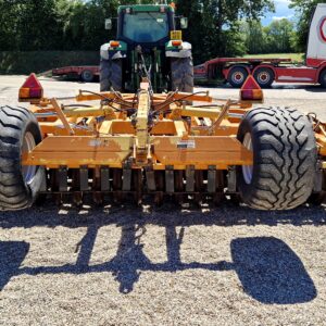 25947-(4)