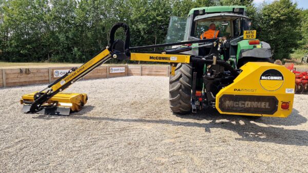 2020 McConnell 65656T Hedge Cutter