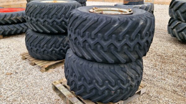 Set of 48 x 25.00 - 20 Goodyear tyres on rims, to suit Bateman Hi-Lo Sprayer & similar