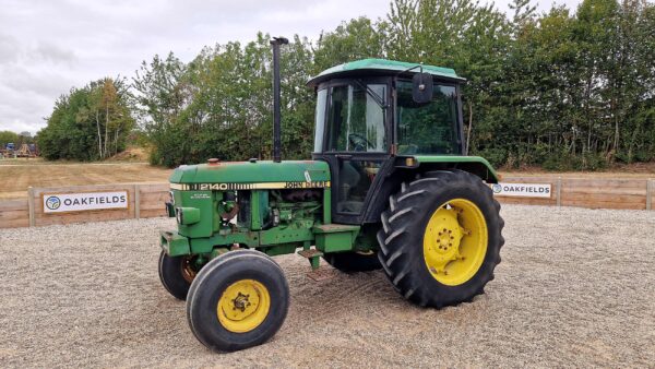 1985 John Deere 2140 2WD Tractor