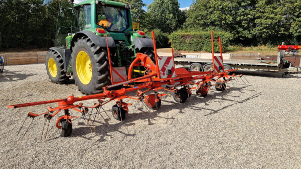 2005 Kuhn GF 6401 MH Digidrive 6-Rotor Tedder