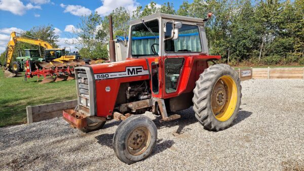 1977 Massey Ferguson 590 Multi-Power 2WD Tractor