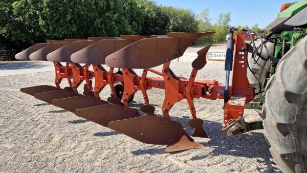 Huard (Kuhn) Master 120 5 (4 + 1) furrow plough