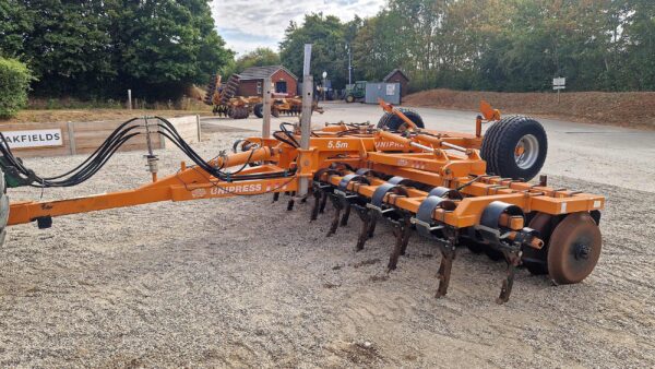 2010 Simba 5.5m Uni-Press Cultivator