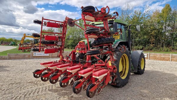 Accord Monopill 12 Row Beet Drill