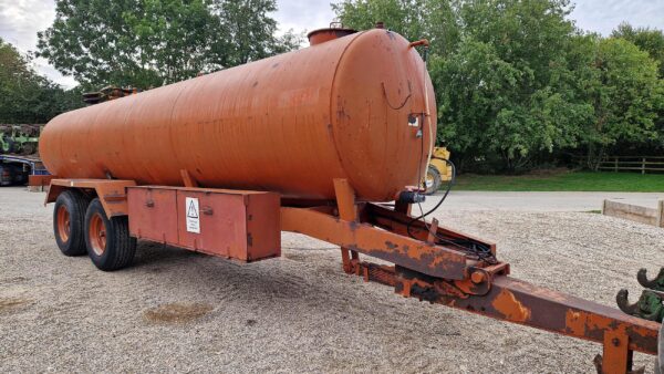 1988 Richard Western Tandem Axle 14,000 litre Water Bowser