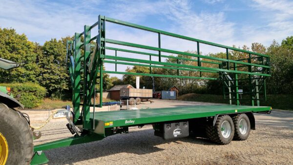 2025 Bailey 12T 28ft Bale Trailer with Hydraulic Bale Clamp