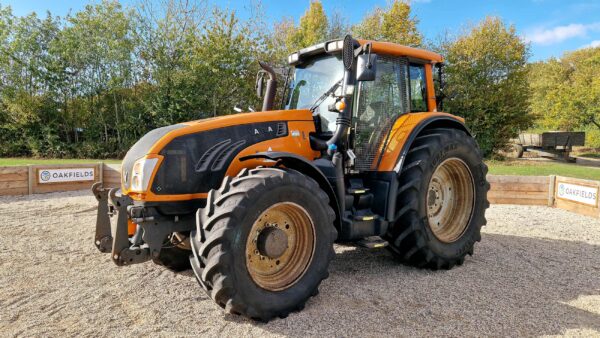 2015 Valtra T163 Versu 4WD Tractor