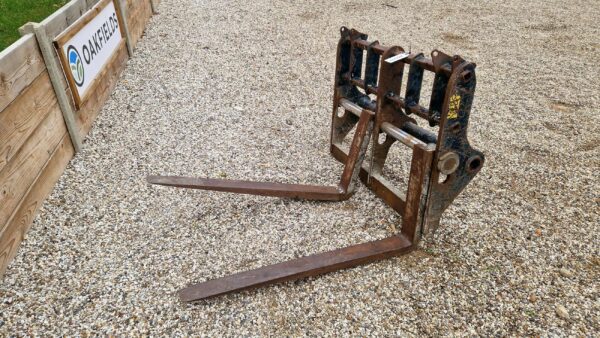 Manitou Pallet Forks & Carriage
