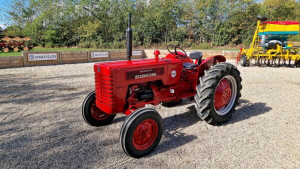 1967 International B275 2WD Tractor
